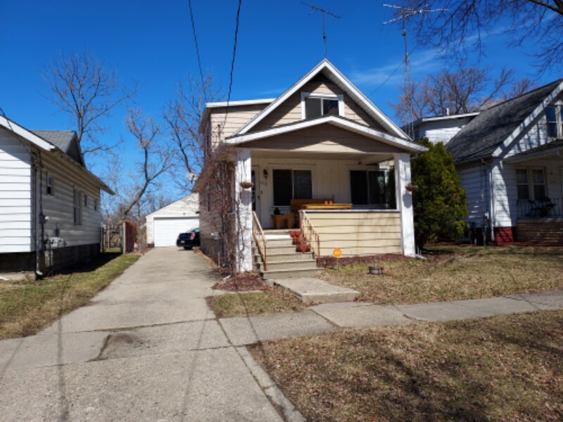 1533 Indiana Ave, Flint, MI 48506 Apartment for Rent in Flint, MI