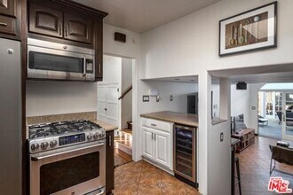 Building Photo - 1650 S Crest Dr
