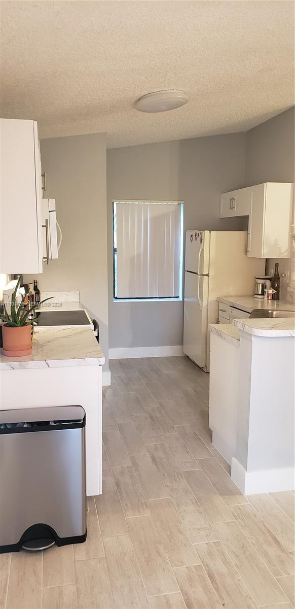 Building Photo - 9999 Summerbreeze Dr