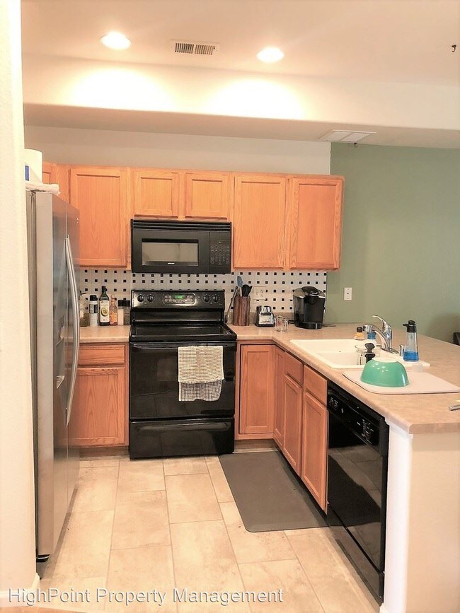 Foto del edificio - 2137 Coronado Pkwy N