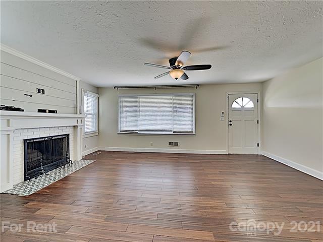 Building Photo - 2807 S Calvary St