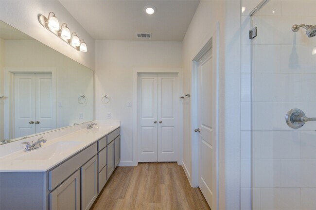 Building Photo - 31918 Holland Arbor Trl