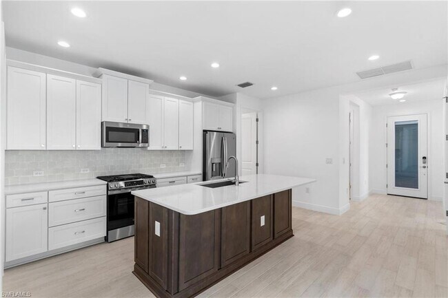 Foto del edificio - 4580 Skysail Dr