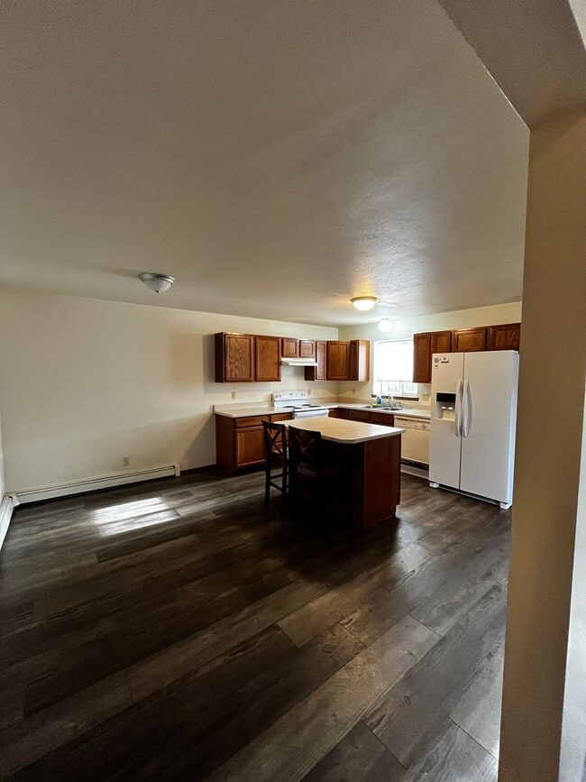 Building Photo - 94 N Grogan St