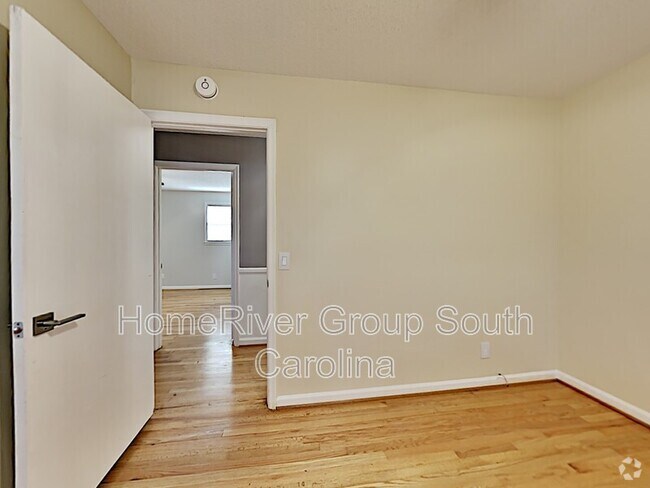 Building Photo - 7908 Tradd St