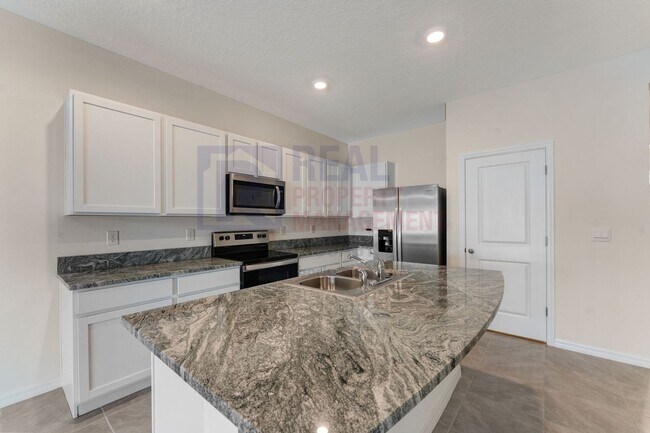 Building Photo - 2851 Banks Pointe Dr