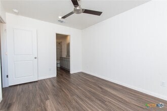 Building Photo - 5901 Betty Lou Dr
