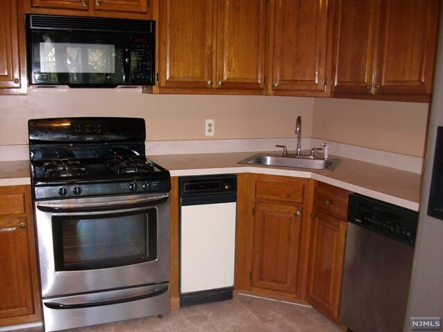 Foto del edificio - 1146 Sycamore Ln