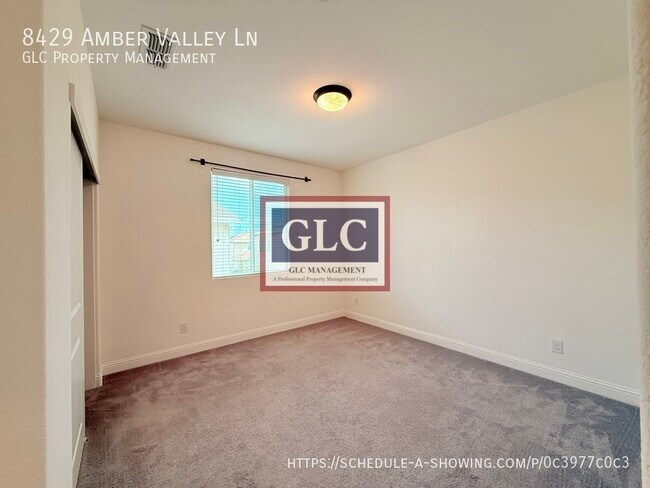 Foto del edificio - 8429 Amber Vly Ln