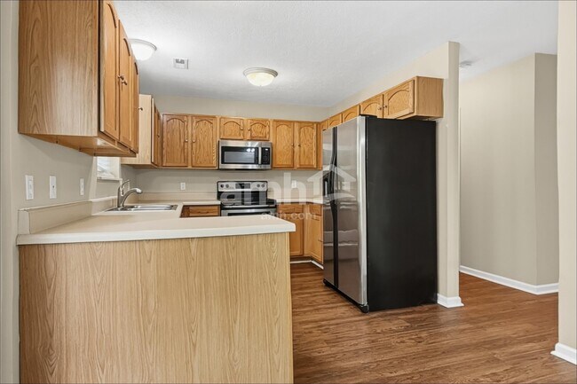 Foto del edificio - 4417 Oakbank Ln
