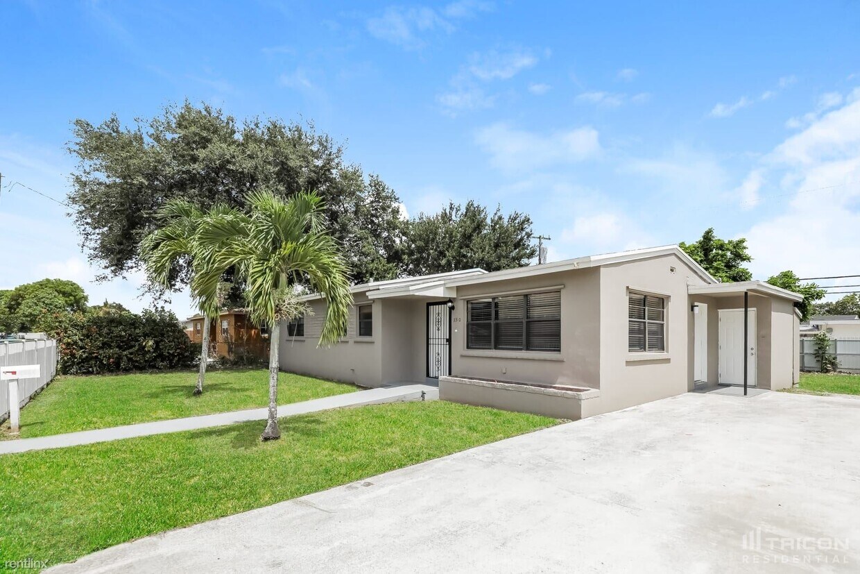 Primary Photo - 3310 NW 176th St