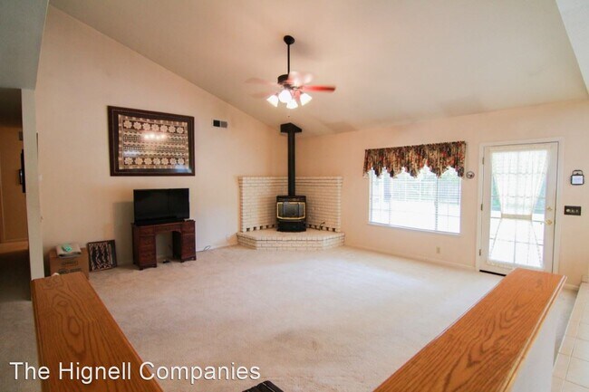 Foto del edificio - 4 br, 2 bath House - 735 Silverado Estates