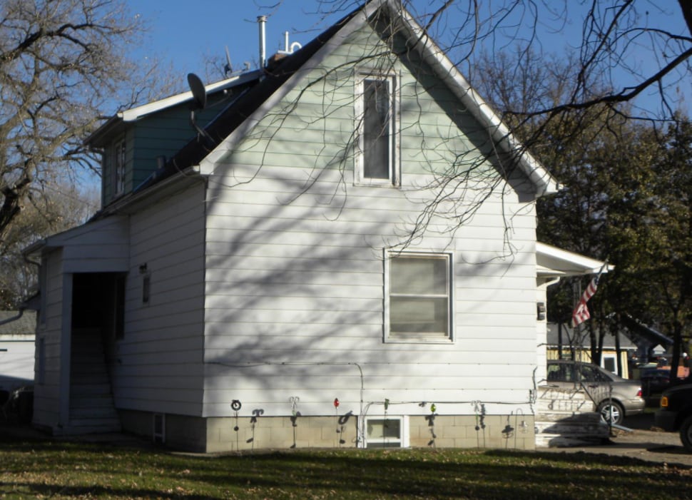 909 S Lloyd St Unit Apt 2, Aberdeen, SD 57401 Apartments in Aberdeen