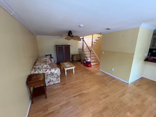 Building Photo - 586 Blue Ridge Dr