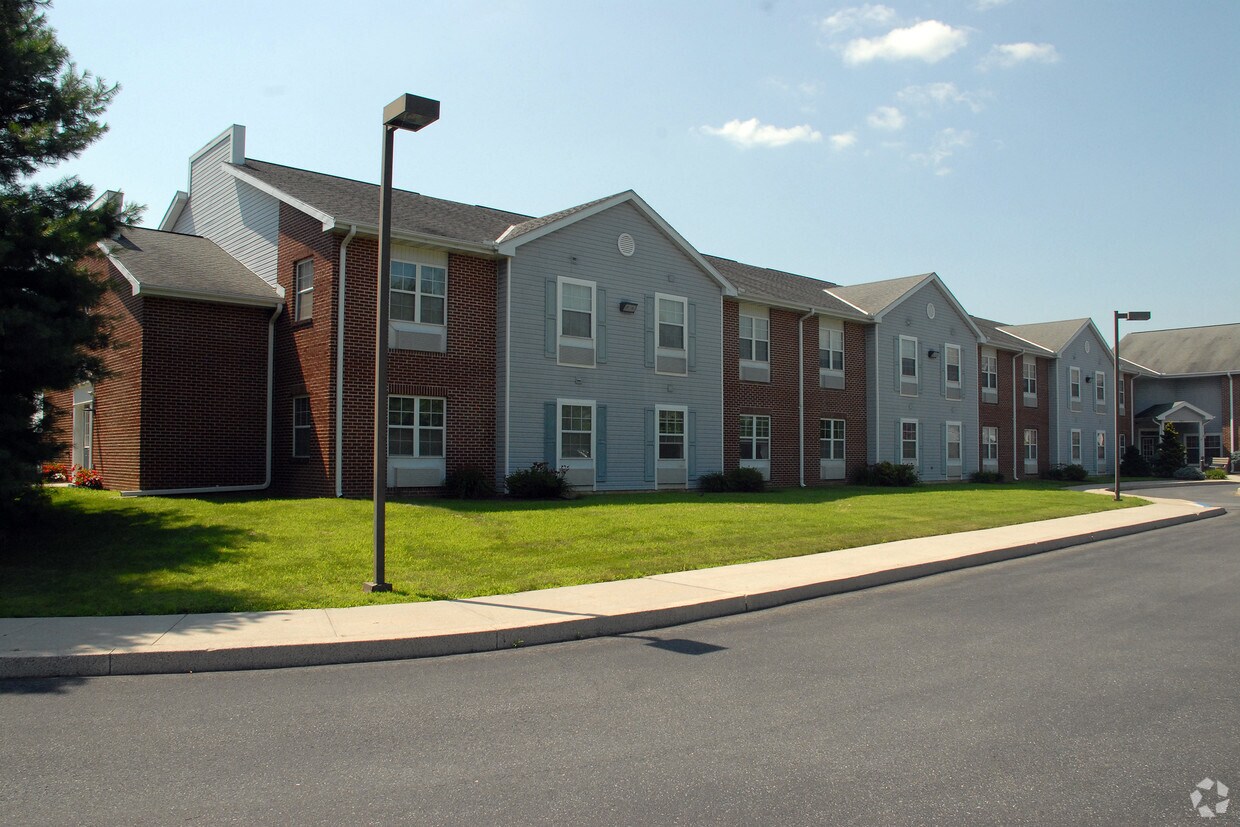 Building Photo - Tarsus Manor