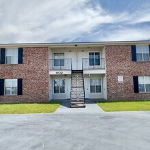 Building Photo - 1602 Dugger Cir