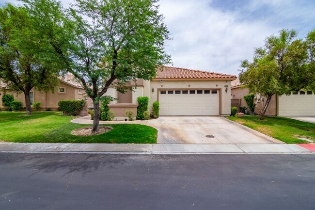 Building Photo - 45596 Torrey Pines Ct