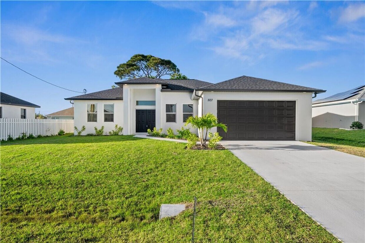 Primary Photo - Stunning New Construction Home in Desirabl...