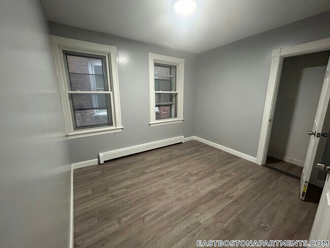 Foto del edificio - 478 Saratoga St