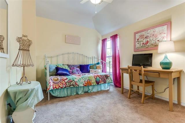 Building Photo - 2704 Orchid Dr