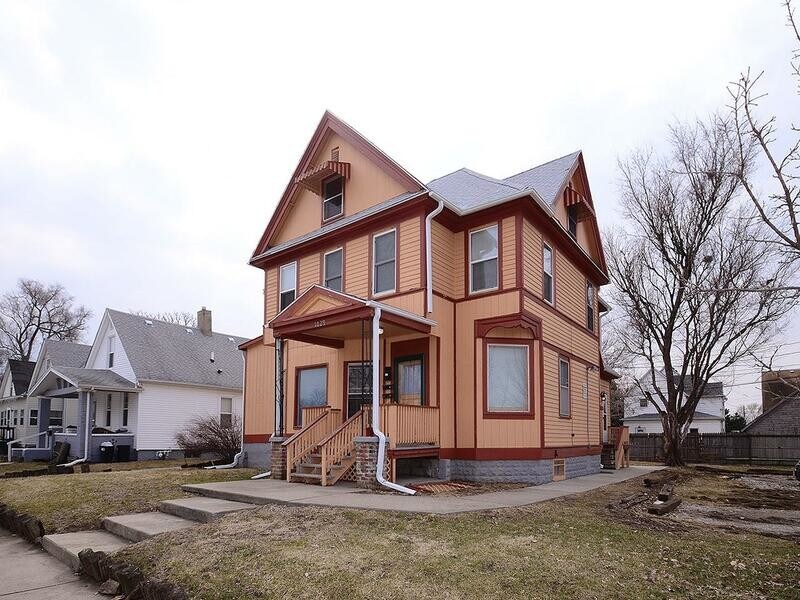 1029 4th Ave Unit 3, Council Bluffs, IA 51501 Condo for Rent in