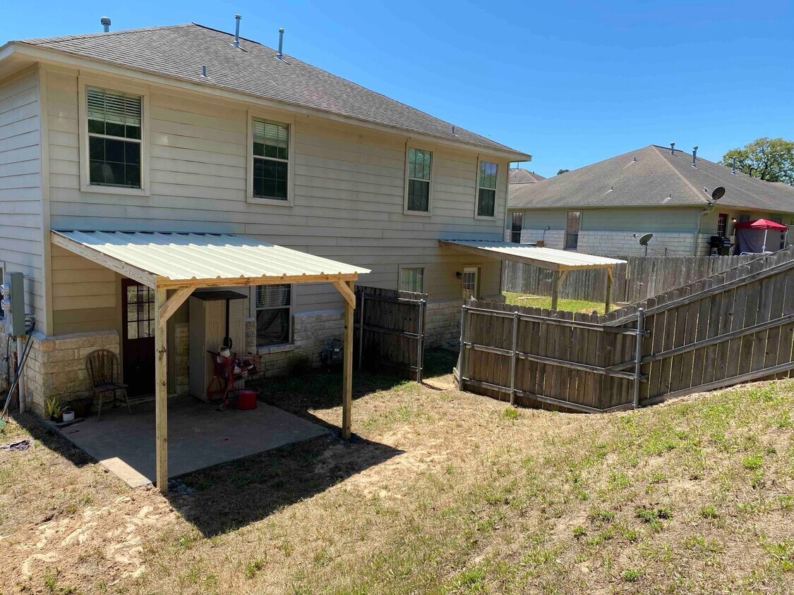 Building Photo - 123 Bolero Way