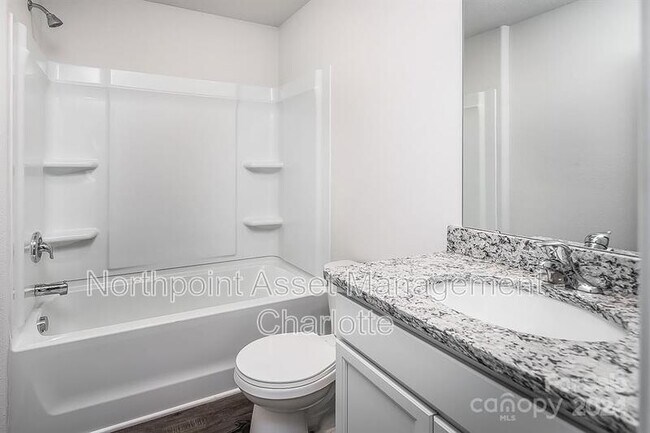 Building Photo - 6200 Lowe Ln
