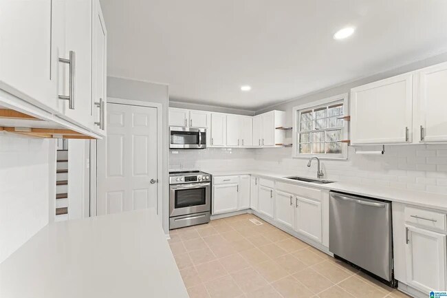 Building Photo - 1000 Jacque Cir