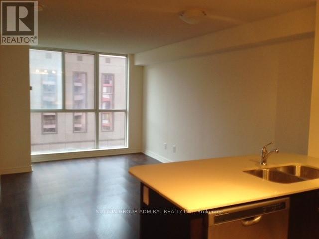 Photo du bâtiment - 736 Bay St.