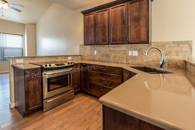 Foto del edificio - 6106-6106 W 8th St