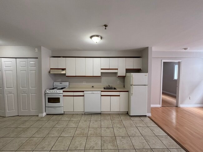 Building Photo - 3034 Windsor St