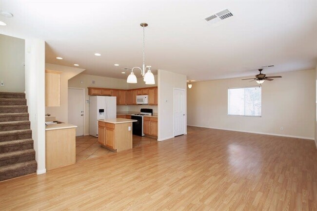 Building Photo - 8949 Grand Emerald Ct