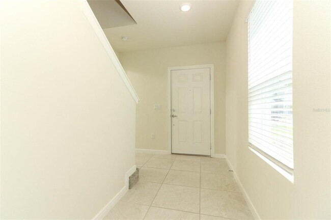Foto del edificio - 5345 Royal Point Ave