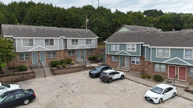 Building Photo - Southern Hills Townhomes