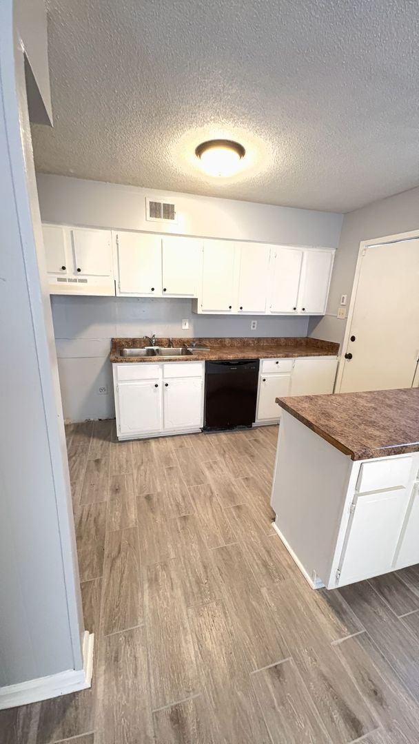 Foto del edificio - Well-Maintained 2BR/1.5BA Duplex Units with Central HVAC – Memphis - Open To Section 8