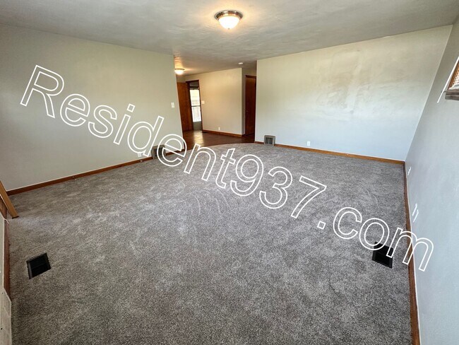 Foto del edificio - 3 Bed 1 Bath Home