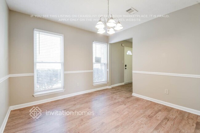 Foto del edificio - 640 Barrington Way