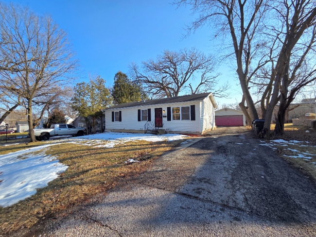 Building Photo - 817 Tomahawk Trail