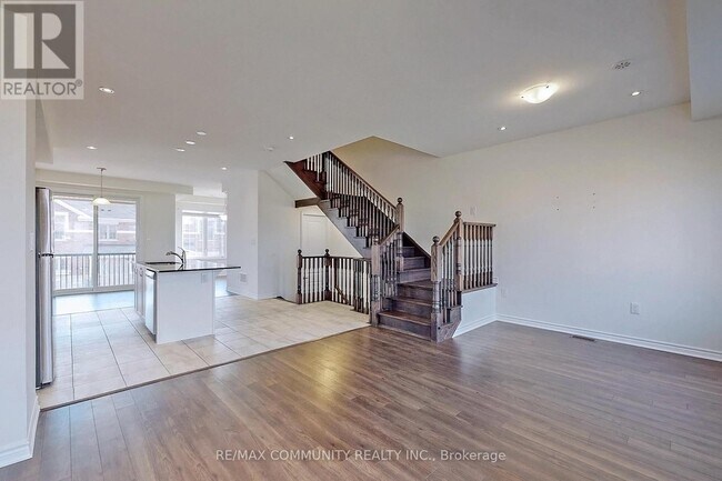 Building Photo - 12 Fiesta Way