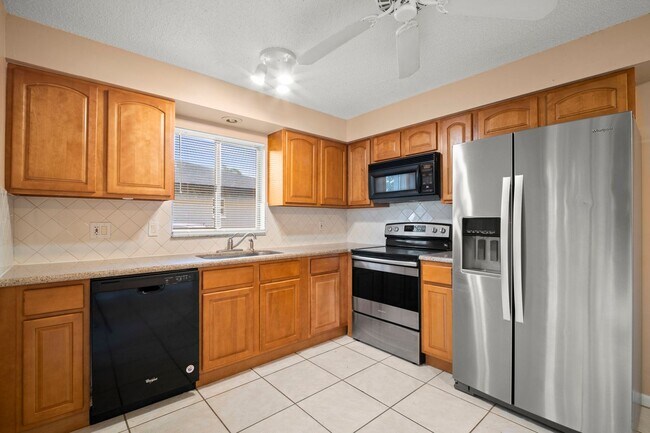 Foto del edificio - Beautiful 2-bedroom, 2-bathroom apartment,...