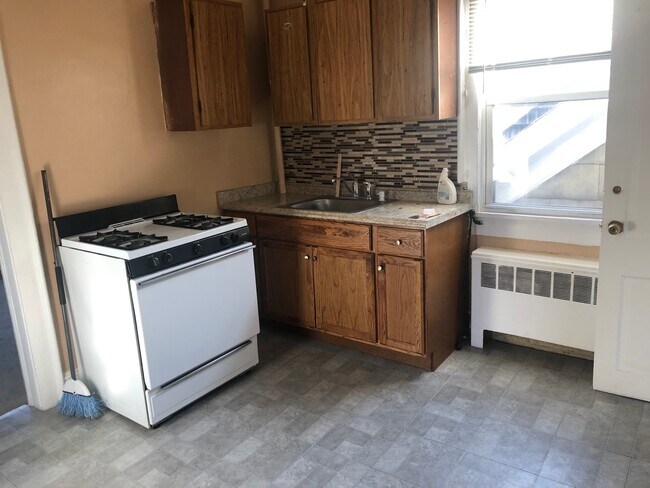 Kitchen - 116 Old Bay St