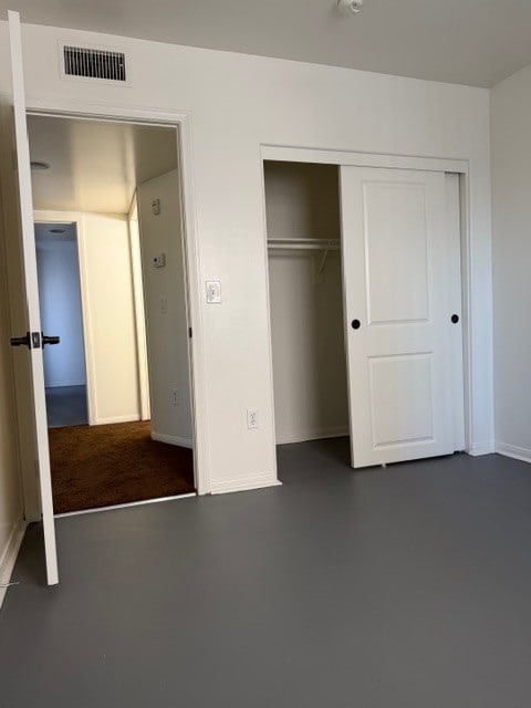 Building Photo - Mimmim Town Homes