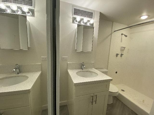 Building Photo - HOLIDAY VILLAGE studio, sec, A/C, lanai, pool