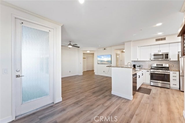 Foto del edificio - 1801 E Katella Ave