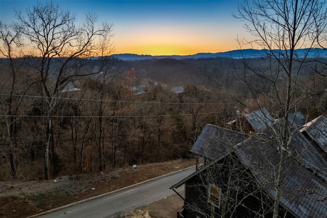 Foto del edificio - 2127 Eagle Feather Dr