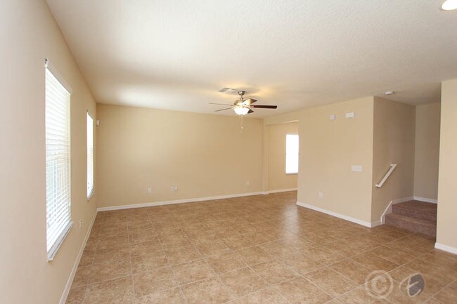 Building Photo - 16125 Starling Crossing Dr | FishHawk Ranch