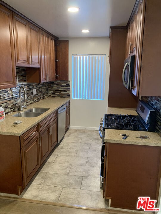 Building Photo - 1522 Dixon St