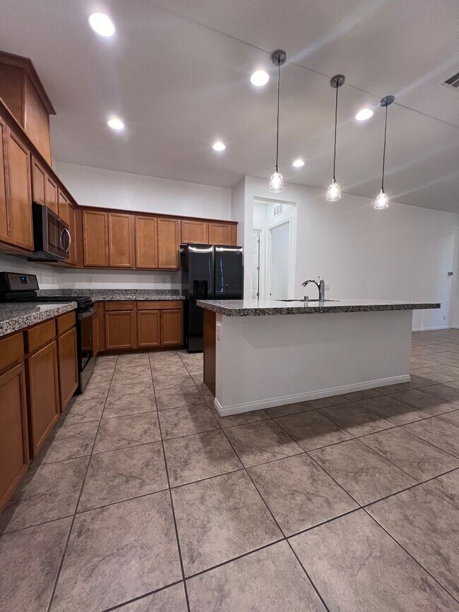 Building Photo - Must See! Beautiful 3bd 2ba Home Awaits You!