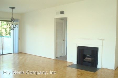 Foto del edificio - 647 N Hayworth Ave
