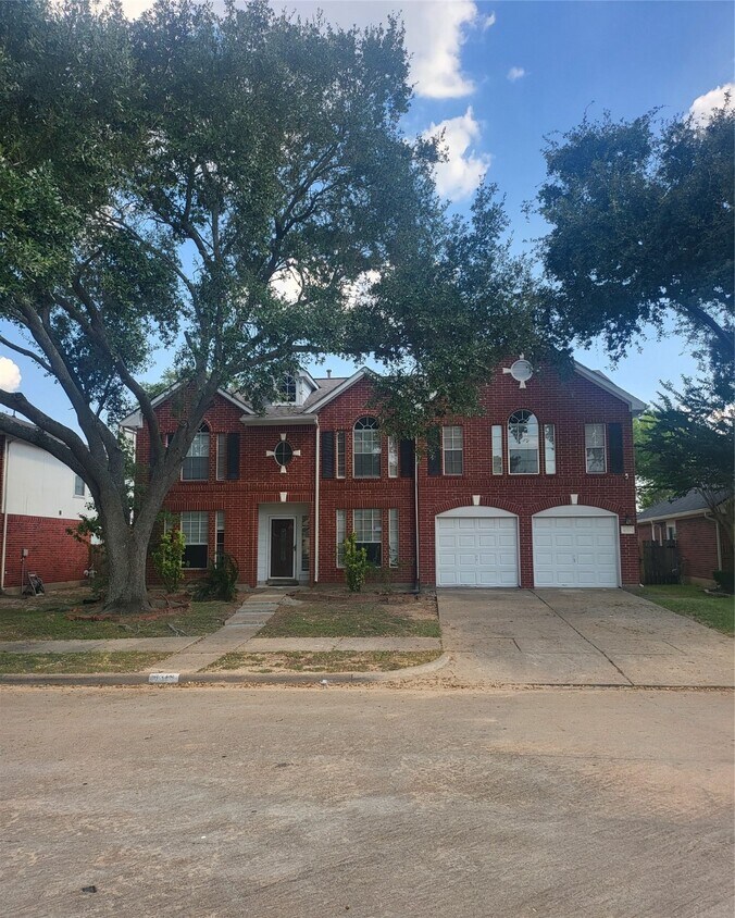 Building Photo - 8319 Adler Lake Dr